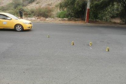 Manabí: Lo 'bajaron' de la moto a punta de bala