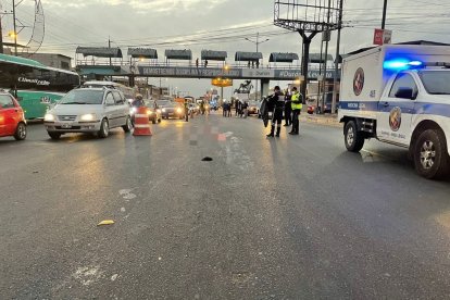 Mujer atropellada en el puente que une a Guayaquil-Durán