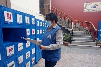 Diez postulantes para la Alcaldía de Cuenca y la Prefectura del Azuay