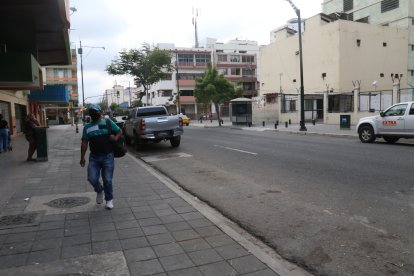 La intersección donde se dio el relajo lucía así de vacía al día siguiente.
