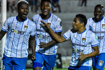 Con 4 goles le ganaron a los Rayados.