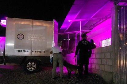 El cuerpo fue llevado hasta la morgue de la ciudad para continuar con los trámites de ley.