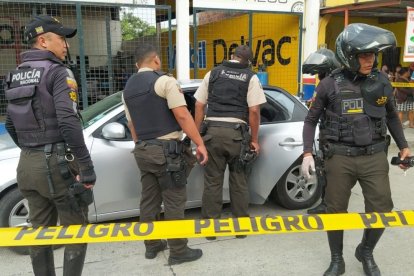 El hombre fue asesinado cuando estaba dentro de su carro.