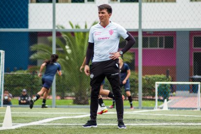 Rodrigo Castrillón pasó de las formativas de los rayados a las Dragonas. Será su primera final de la Superliga.