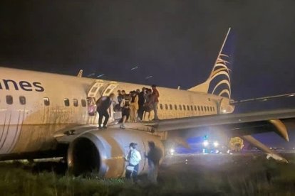 La aeronave llegaba desde Ciudad de México. No hay heridos tras el incidente.