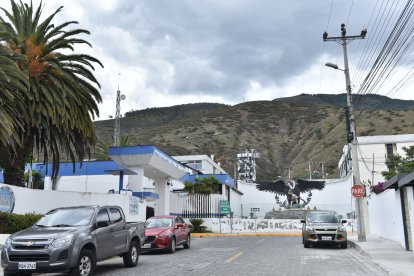 El cerro está junto a la Escuela Superior de Policía y las instalaciones del Grupo de Intervención y Rescate.