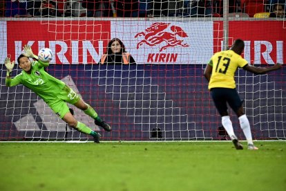 Enner Valencia erró un penal sobre el final del encuentro que pudo darle la victoria a la Tri.