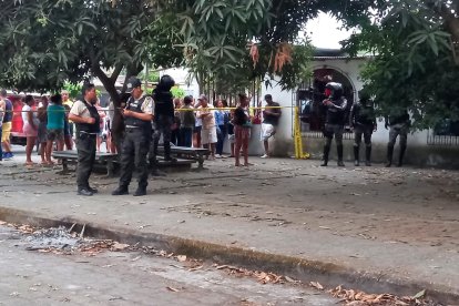 El cadáver de Mayorga quedó junto a su casa, en la parroquia Venus del Río Quevedo.