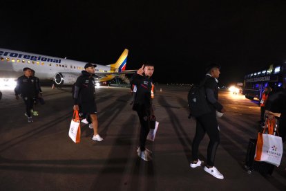 Salieron por una puerto alterna para evitar contacto con la prensa. Este miércoles entrenarán por la tarde.