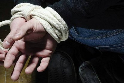 Danny Clemente Pérez Quimi fue bajado de un carro y abandona en la Juan Montalvo.