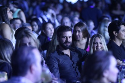 El ministro de economía y finanzas, Pablo Arosemana, disfrutó de una noche de concierto.
