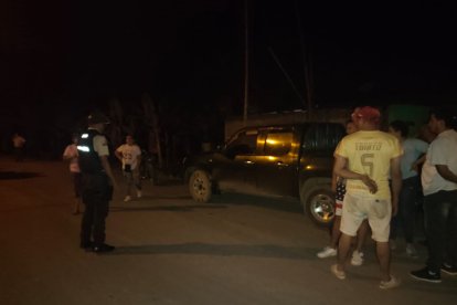 Los agentes se hicieron presentes en el lugar de los hechos para las respectivas investigaciones.