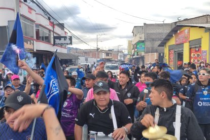 Hinchas de Independiente celebraron la nueva corona internacional de Los Rayados.