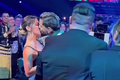Maluma besó a apasionadamente a su novia, una arqutecta nacida en Medellín