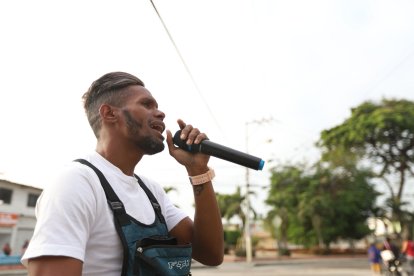 Un accidente de tránsito que sufrió mientras iba en una moto le cambió la vida.