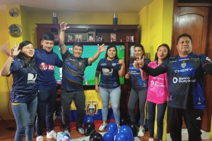 Los Leime y los Sánchez apoyando al Independiente del Valle. Ellos quieren repetir dos finales más en el 2022, la Copa Ecuador y si el equipo llegara a la final de LigaPro.