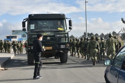 Militares refuerzan la seguridad en el centro de reclusión.