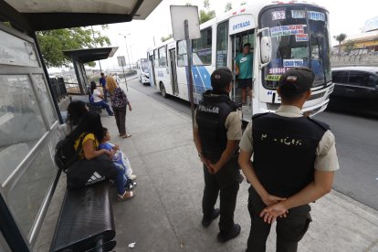 Los transportistas piden más estrategias que permitan evitar que tanto ellos  como los usuarios sean víctimas de los criminales. Están atemorizados.