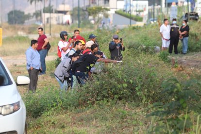 Hombre fue hallado colgado de un árbol en la Vía a la Costa