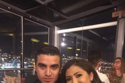 El exteniente de Policía habría comprado un seguro vehicular en Colombia.