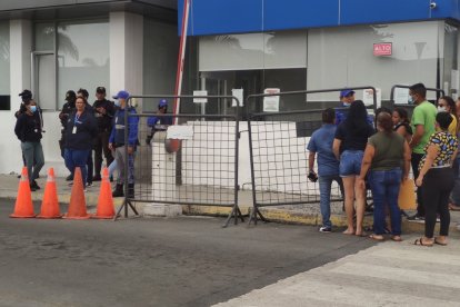 Los ciudadanos esperan que pronto les entreguen los cuerpos de sus allegados.