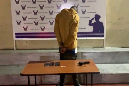 Lo agarraron de nuevo después de salir de la cárcel.