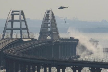 Putin encarga a Servicio de Seguridad reforzar protección de puente de Crimea