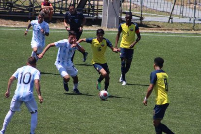 La Tricolor sub-20 cerró la fase de grupos enfrentando a Argentina. En el cotejo, el técnico Bran aprovechó para probar jugadores.