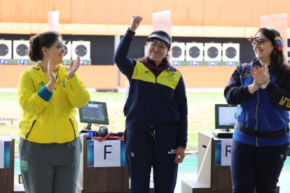 La ecuatoriana Diana Durango consiguió medalla de oro en tiro deportivo.