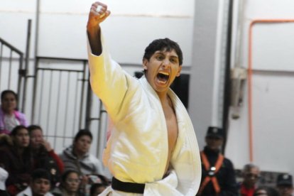 El joven amazónico debutó sumando la medalla de oro # 12 para Ecuador.