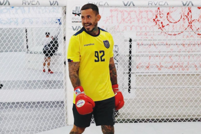 Chito Vera lleva el número 92 que hace referencia al año en que nació.