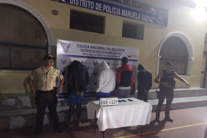 Los tipos presentaron documentos ‘truchos’ que eran de otro automotor.