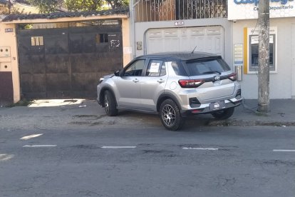 ¡YA ENTENDIÓ! ⚽
El 'profe' de Barcelona, Fabián Bustos, manifestó que Michael Carcelén comprendió que ganarse "infantilmente" una tarjeta roja, no puede volver a suceder. Esto luego de que el jugador fuera expulsado ante Deportivo Cuenca. http://ow.ly/xeGU50L8GAb