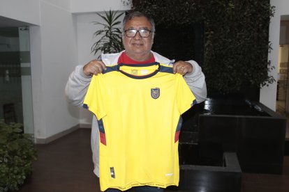 El ganador es un econo mista que regenta una ferretería en el sur de la capital.