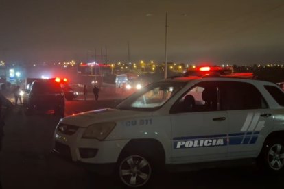 Uniformados persiguieron a los sospechosos, con quienes mantuvieron un enfrentamiento a bala.