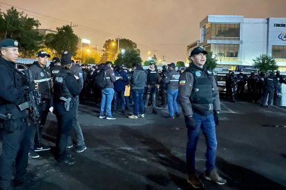 16 personas asociadas a 'Los Choneros' fueron detenidas por presunta extorsión y amenaza