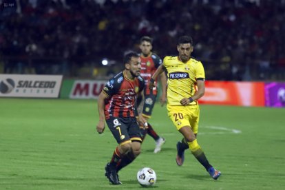 Lucas Mancinelli marcó el gol del triunfo para el Deportivo Cuenca ante Barcelona.