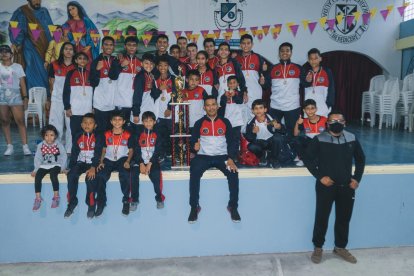 La delegación de ADN de la Armada Nacional que participó en el torneo en Posorja.