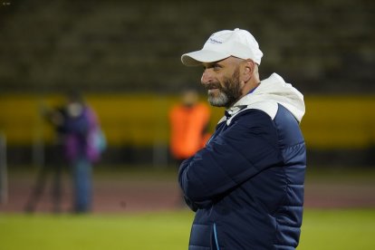 Emelec le estaría 'calentando la oreja' al técnico Miguel Rondelli