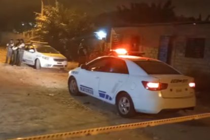 Las autoridades acudieron hasta la escena del crimen para investigaciones.