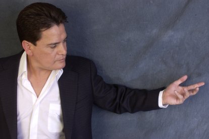 Pedro Lobatto, el cantautor riobambeño busca nuevos talentos en el canto