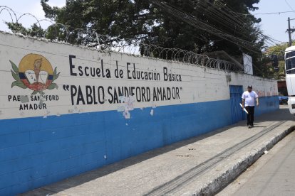 En este colegio se dio el incidente, el cual produjo la suspensión de la directora y del profesor encargado de la actividad.