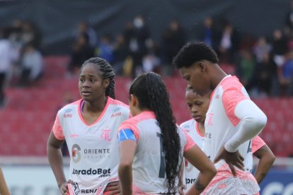 Las campeonas nacionales empiezan a despedirse del torneo internacional, al sufrir la segunda derrota consecutiva.