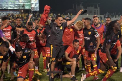 Aucas ensayó la final y ganó 2-0 ante Barcelona.