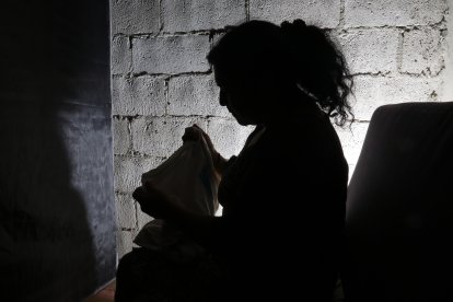 Desde la segunda encarcelación de su hijo, Ruth no ha podido tener contacto con él. Le preocupa que aún no hay erradicado su adicción.