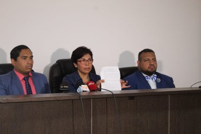 La madre de Bernal insiste en que la Policía está encubriendo a Germán Cáceres.