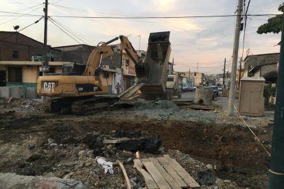 Hace pocos días se abrió un tremendo hueco en la esquina de la 23 y Argentina. En toda la vía se reemplazará el sistema de aguas lluvias y servidas.