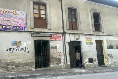 Los vecinos temen de decir algo por miedo a que les agredan.