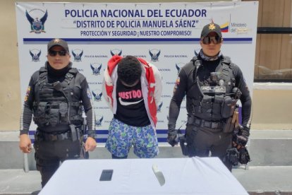 Un extranjero fue detenido por un asalto en Quito.