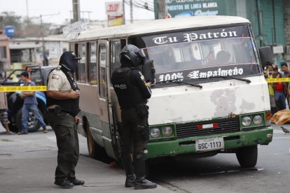 La víctima quedó en el puesto de conductor de la buseta que tenía a su cargo.